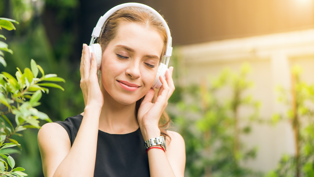 International Women’s Day – 5 Songs that Celebrate Ladies and Femininity – by Aron Debreceni