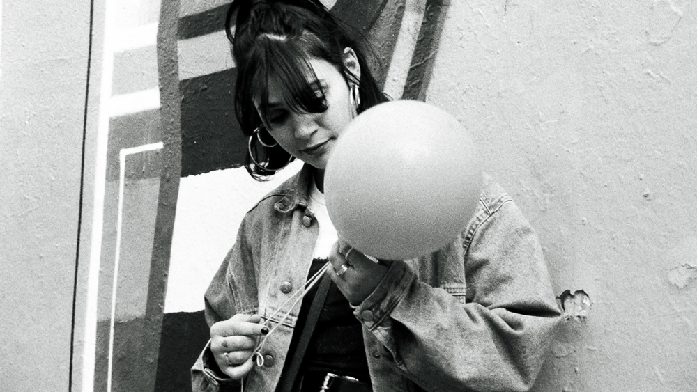 Maki Flow – Better Off Alone – Single Review – by Aron Debreceni