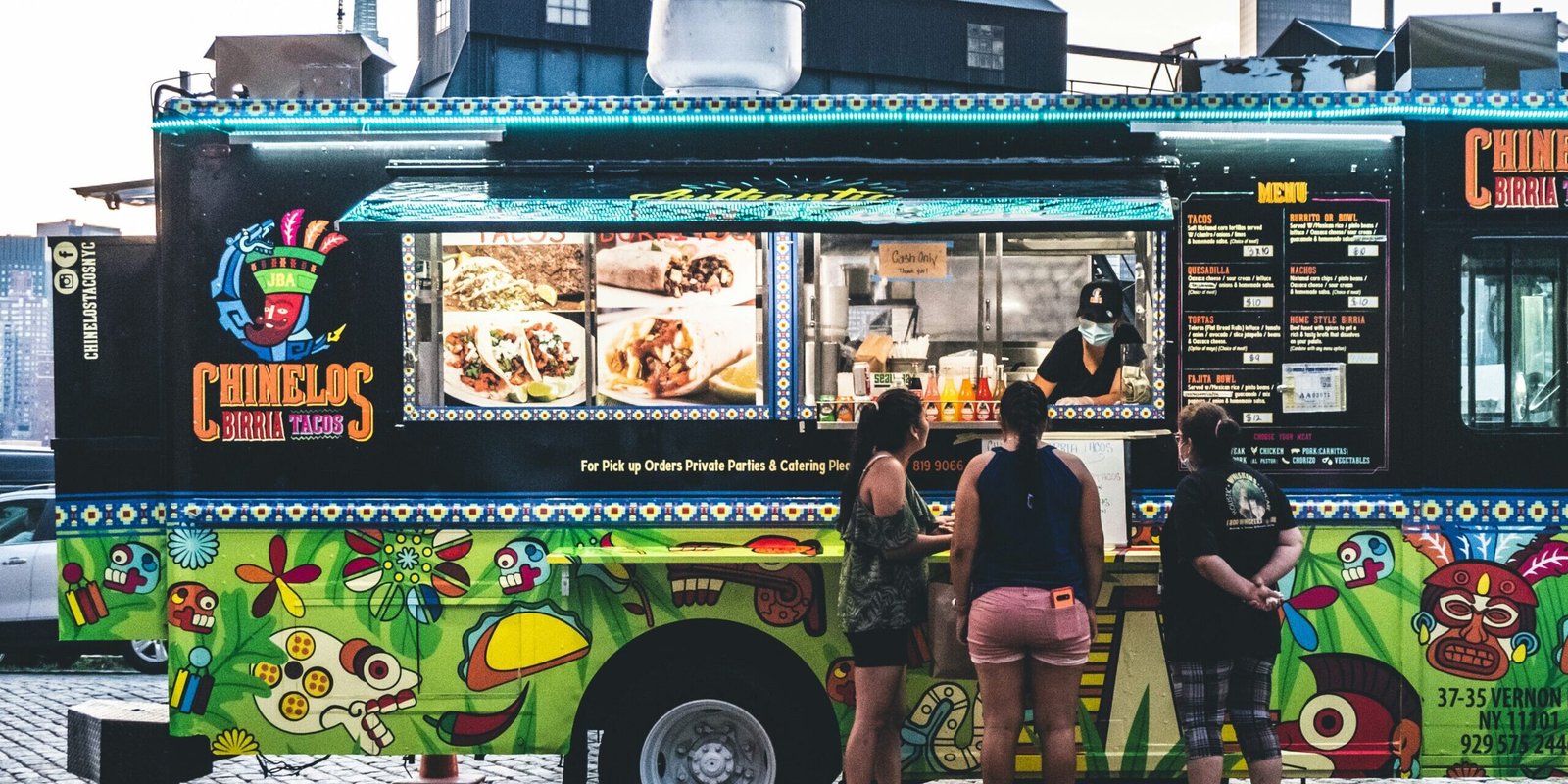 FOOD TRUCKS IN AMERICA: GLOBAL FLAVOURS FROM IMMIGRANTS