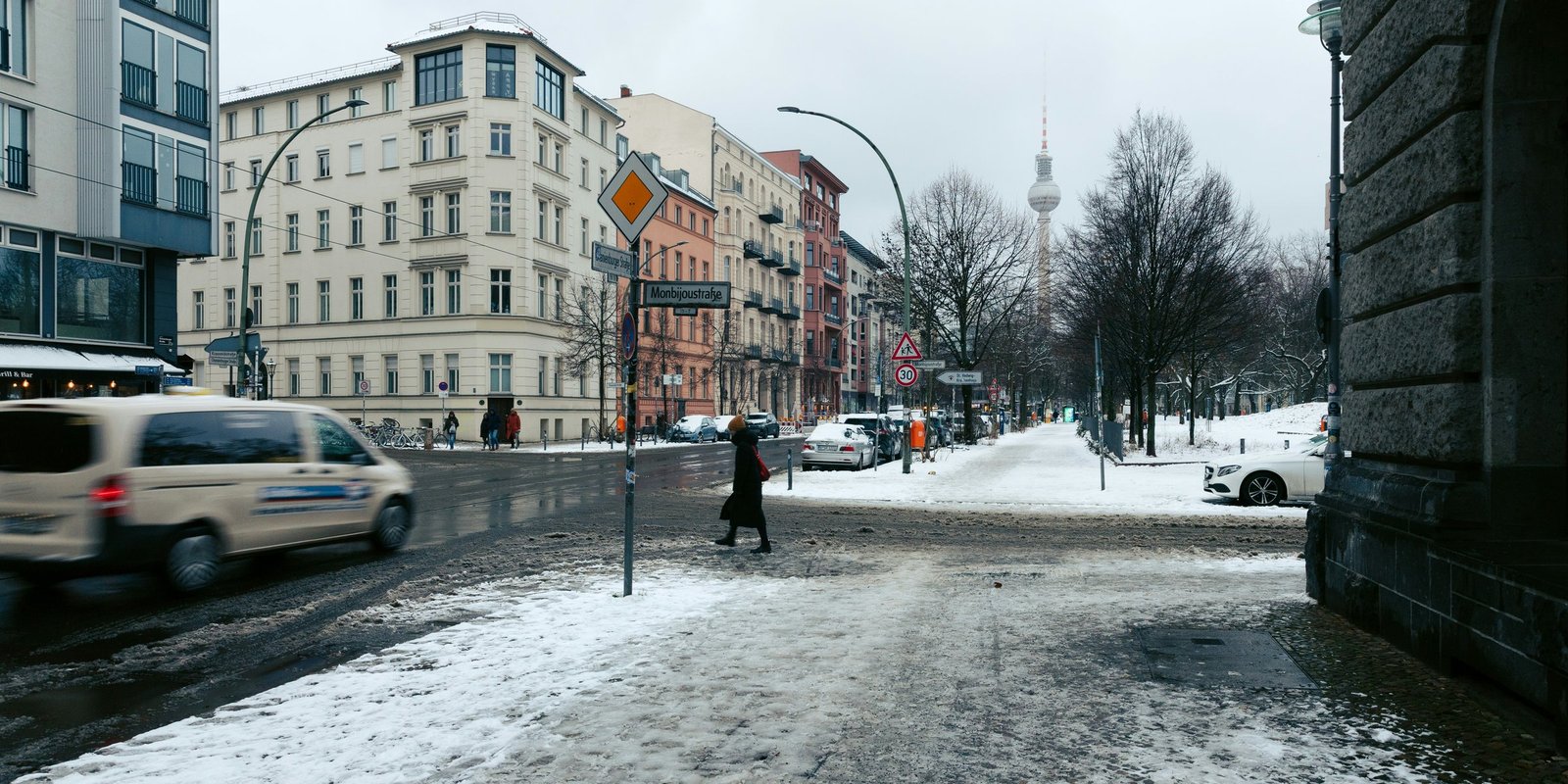 Berlin winter help 2026/27: where to find shelter and when the night buses run