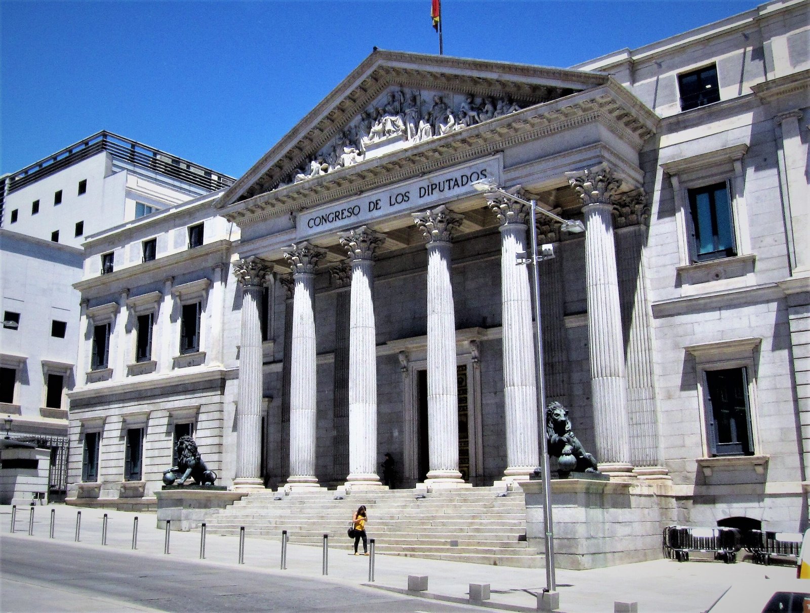 Spain rejects housing decrees: what renters need to know